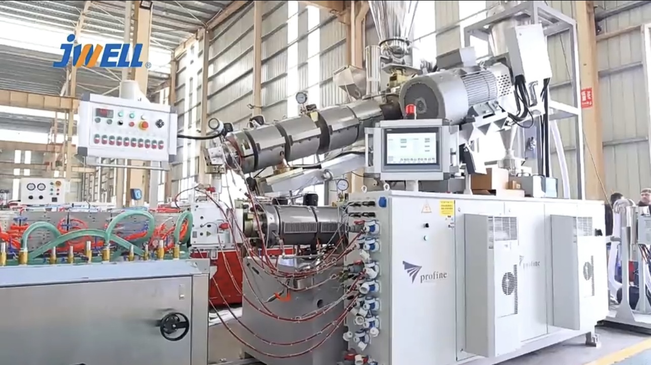 Fabricante de extrusora de plástico de linha de máquina extrusora de perfil de alta velocidade de PVC JWELL