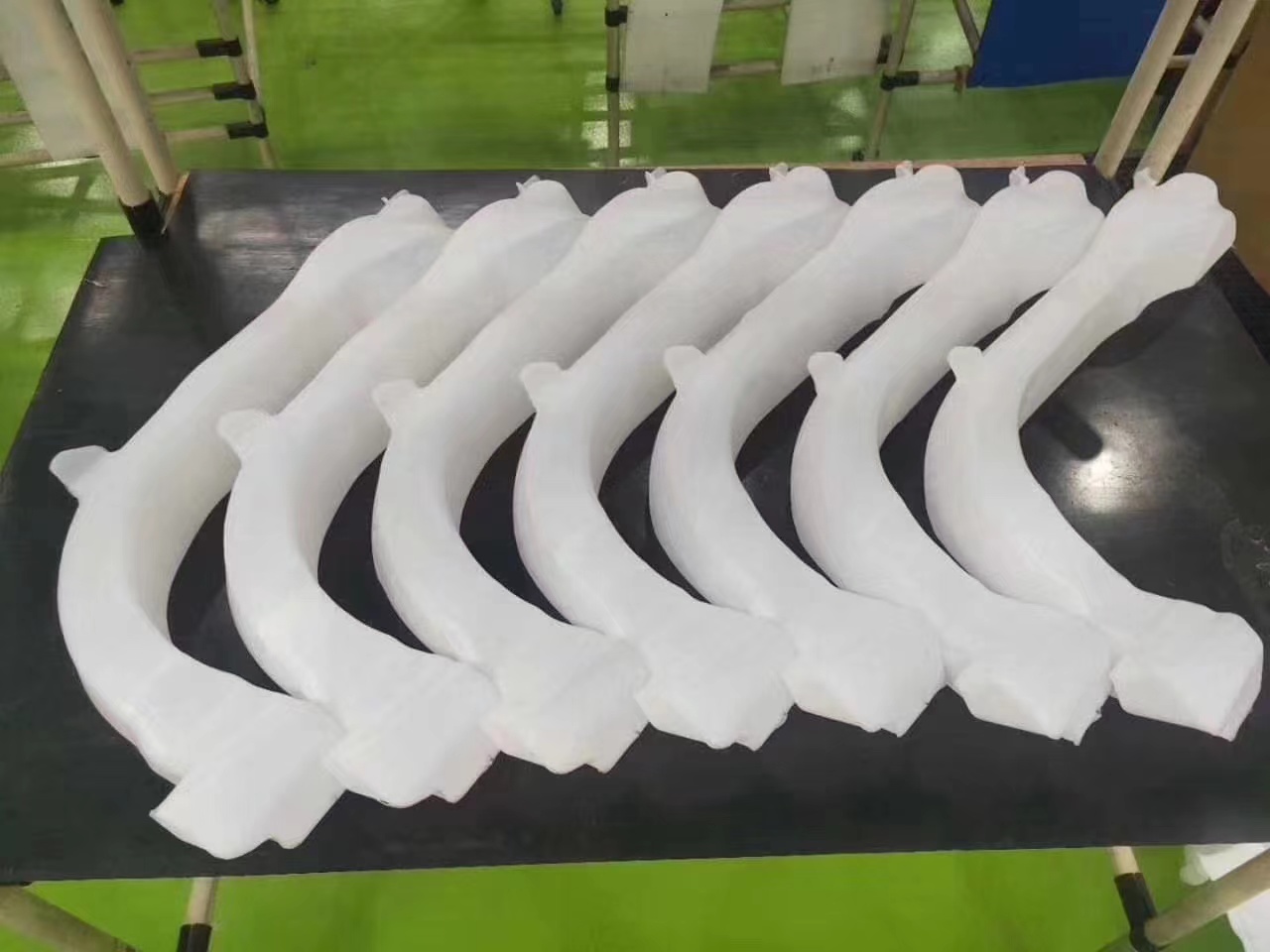 Máquina de moldagem por sopro tridimensional Jwell (robô) para duto de ar automático/tubo de enchimento de óleo