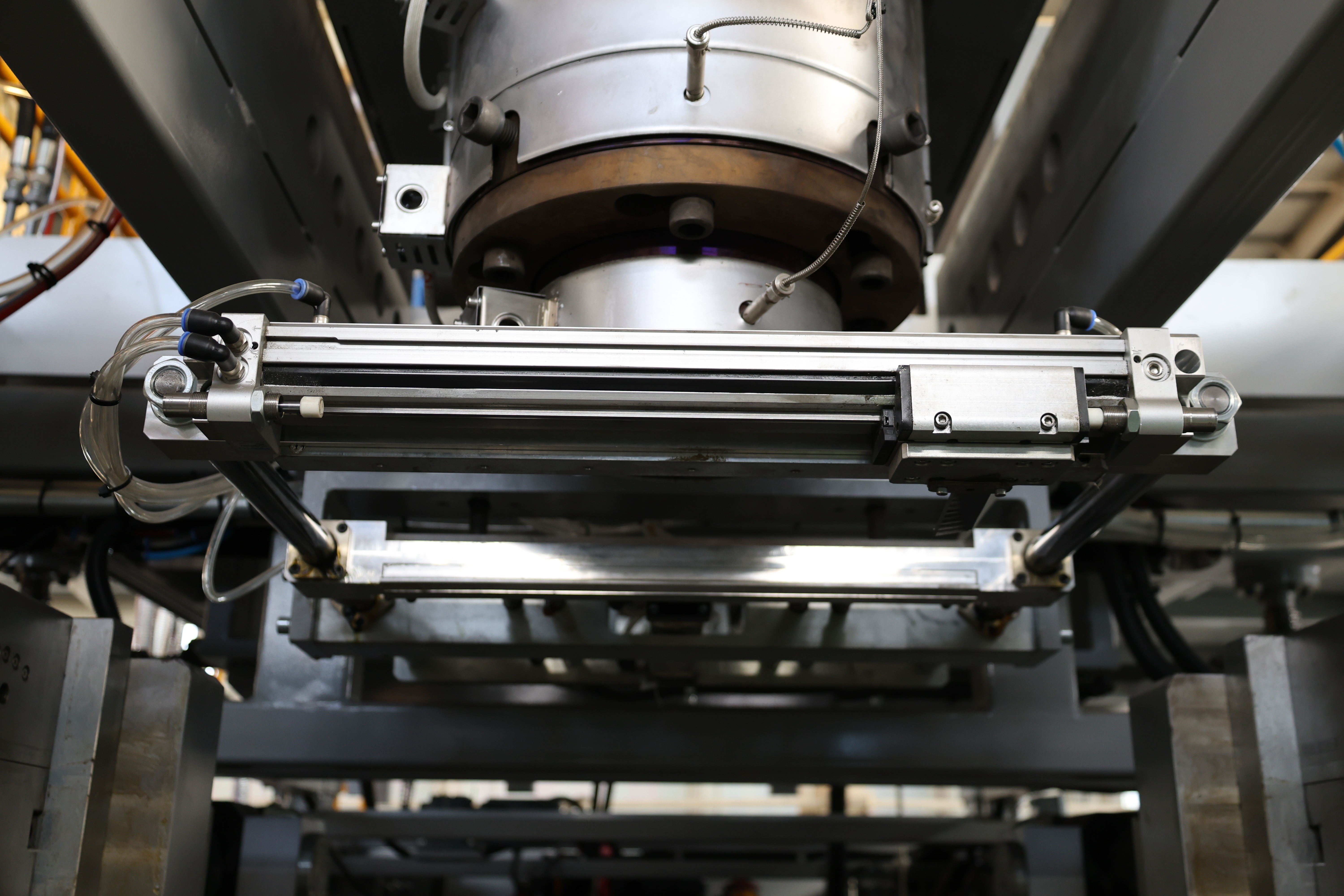 Máquina sopradora de moldagem por sopro de estação dupla 30L para embalagens de produtos químicos 