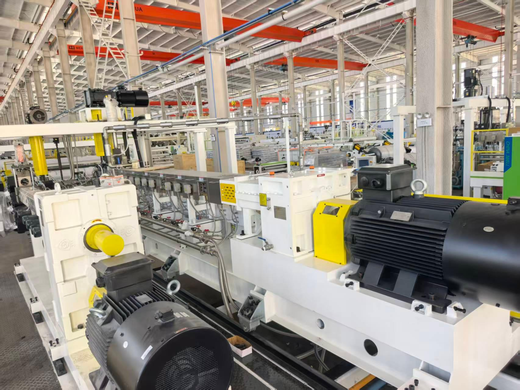Linha de máquinas de extrusão de almofada de isolamento acústico automotivo | Linha composta JWELL PE EVA POE