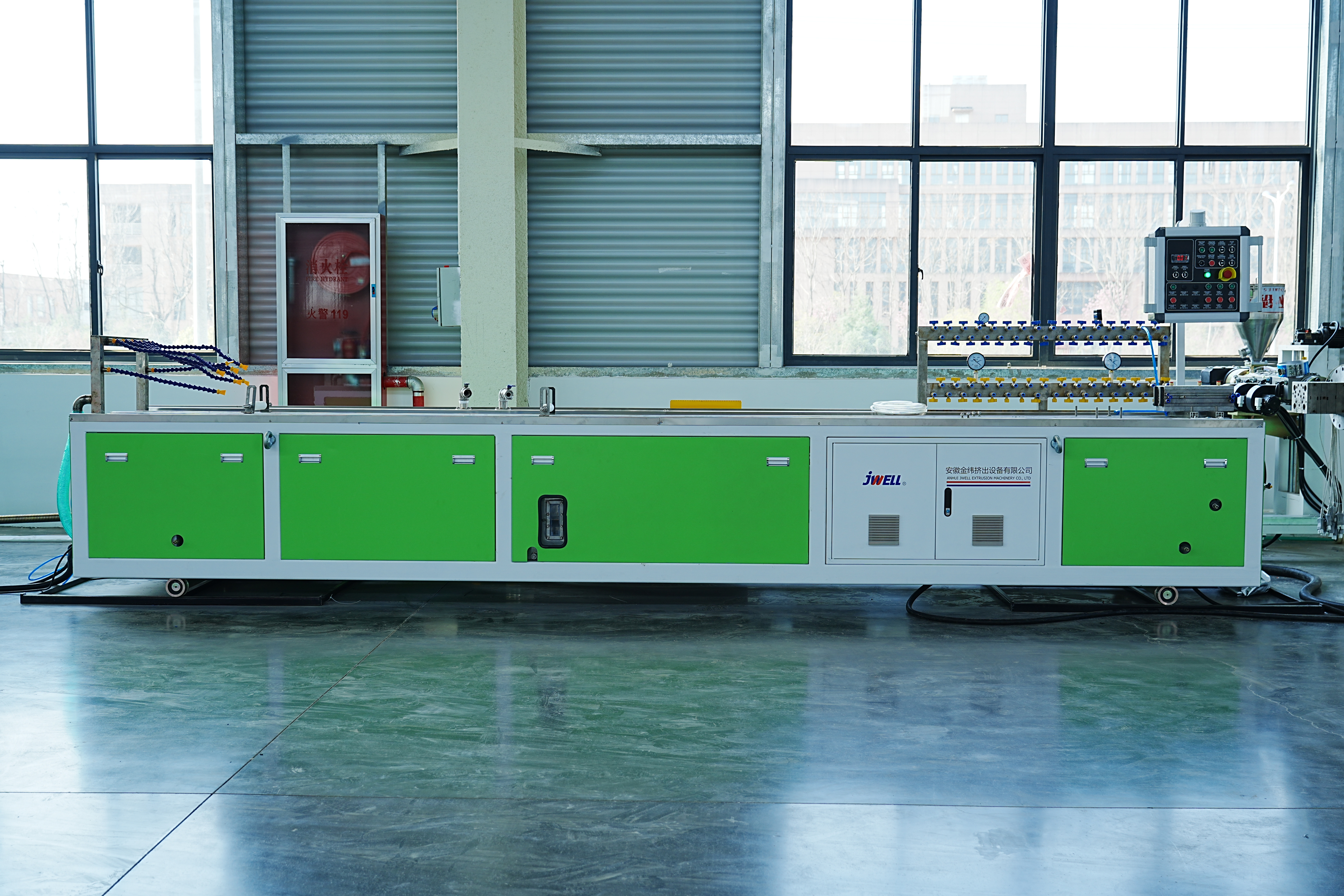 Linha de produção automática completa do painel de parede do painel de teto do PVC para a decoração interior