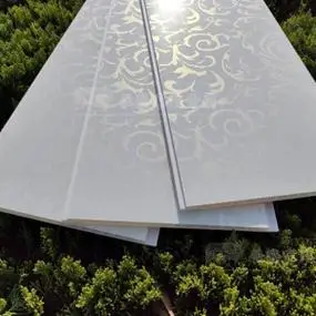 Linha de produção automática completa do painel de parede do painel de teto do PVC para a decoração interior