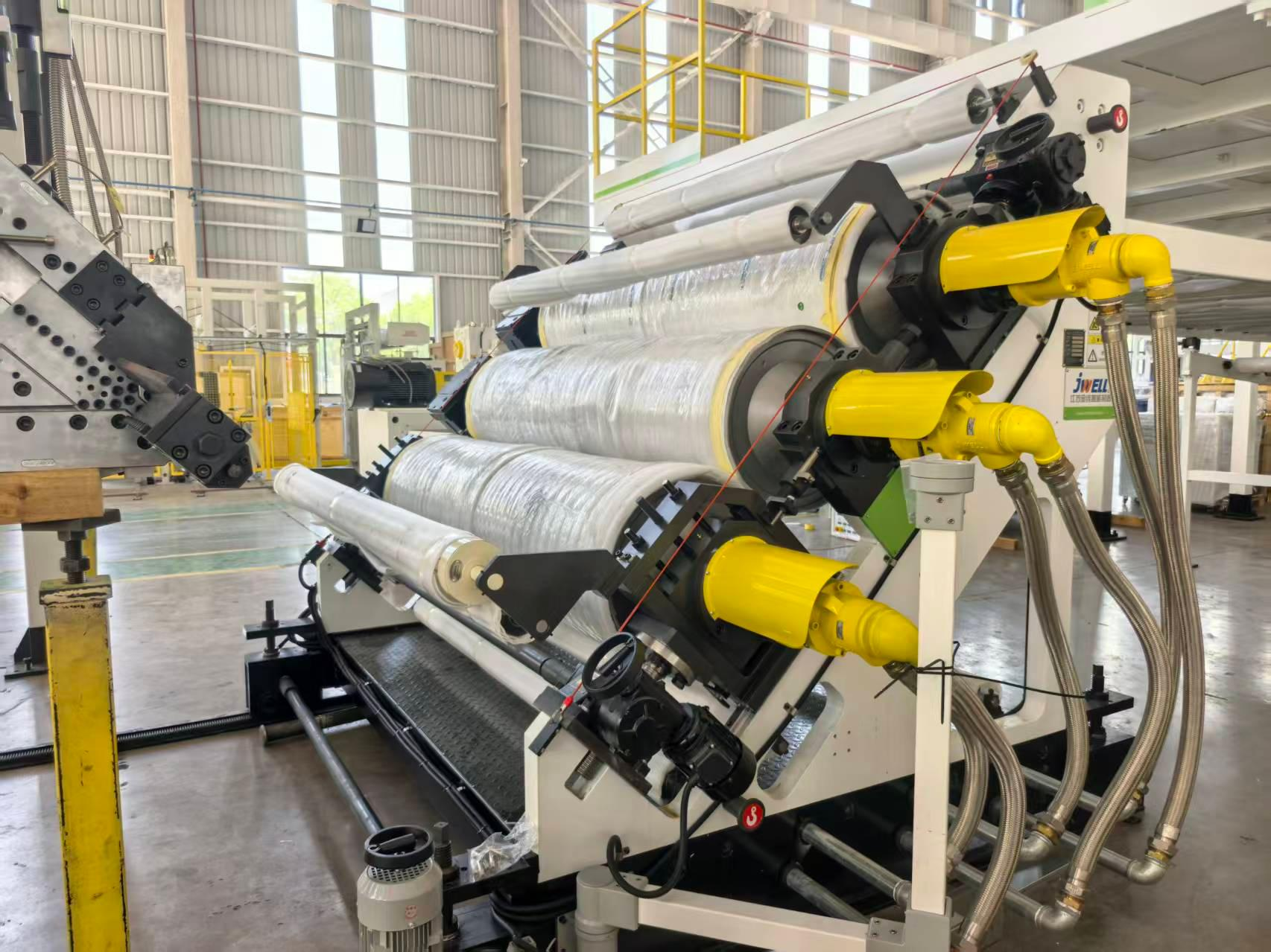 Linha de máquinas de extrusão de almofada de isolamento acústico automotivo | Linha composta JWELL PE EVA POE